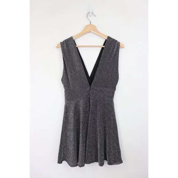 NWT Fraiche by J Metallic Shimmer Deep V-Neck Fit & Flare Minidress Silver Black - Picture 7 of 8